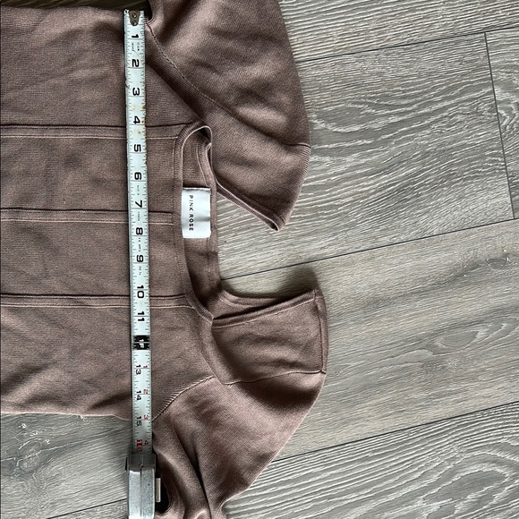 Elegant Taupe Women's Crop Top - Picture 3 of 5